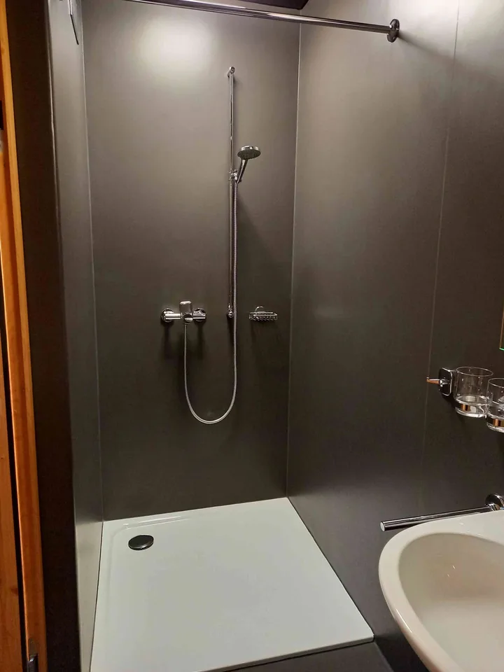 Grosszügige 2 1/2 Zimmer Wohnung mit Terrasse