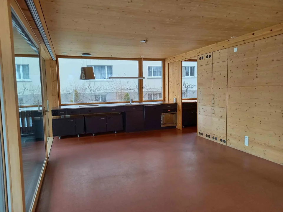 Grosszügige 2 1/2 Zimmer Wohnung mit Terrasse