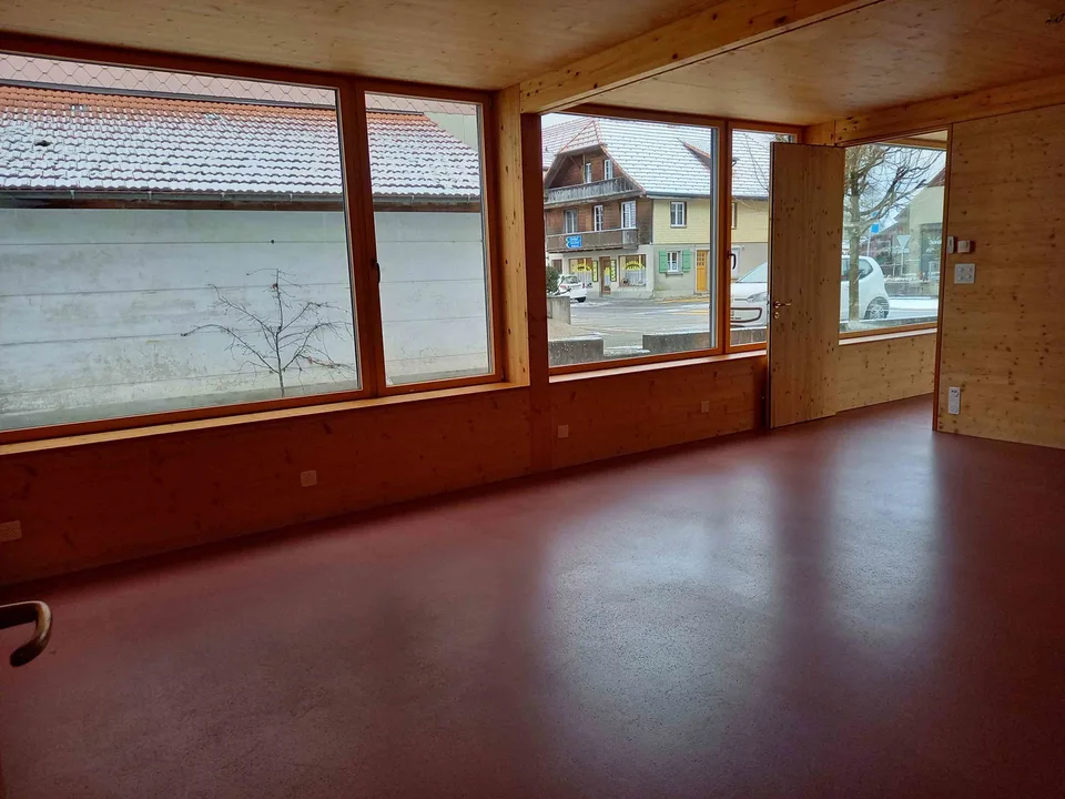 Grosszügige 2 1/2 Zimmer Wohnung mit Terrasse
