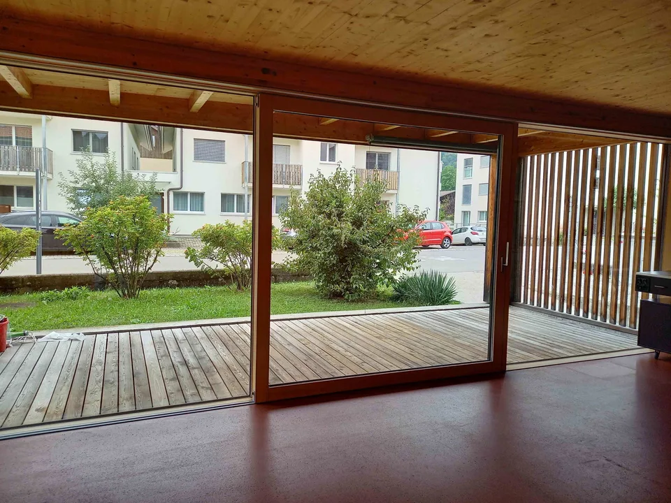 Grosszügige 2 1/2 Zimmer Wohnung mit Terrasse