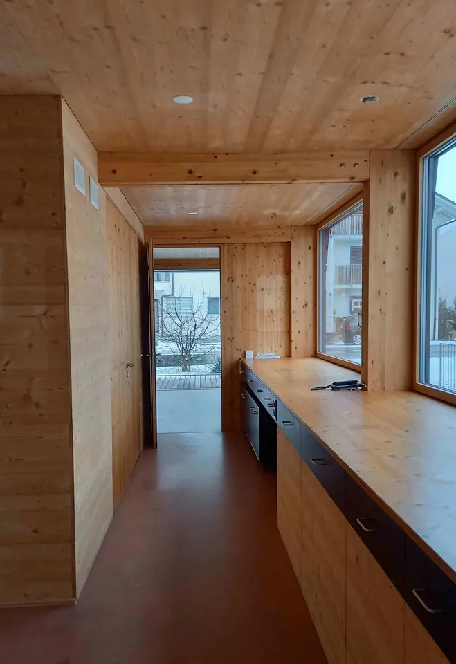 Grosszügige 2 1/2 Zimmer Wohnung mit Terrasse