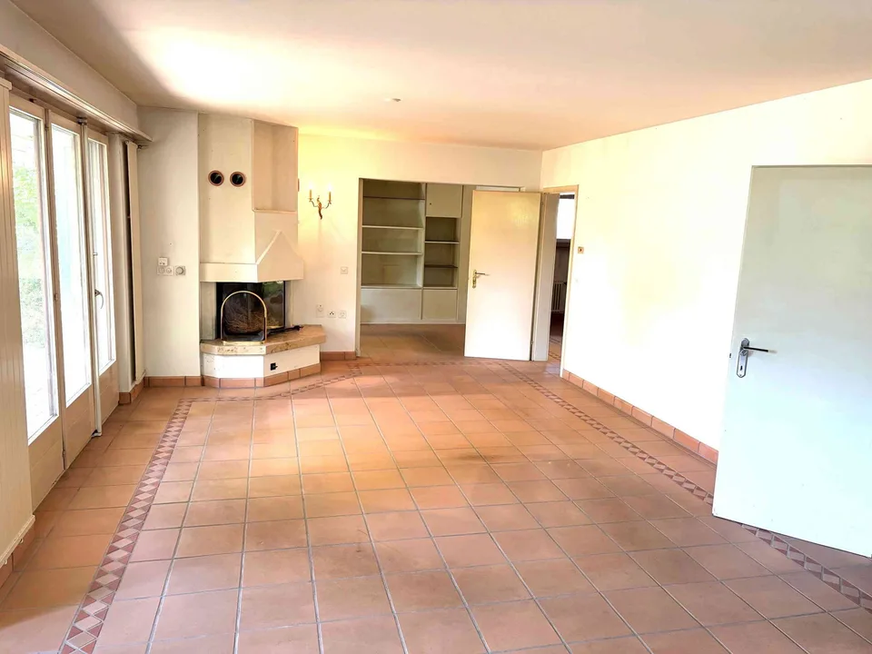 Freistehendes 7 ½-Zimmer Einfamilienhaus mit Sitzplatz, Garage, Garten – photo 10 of 13
