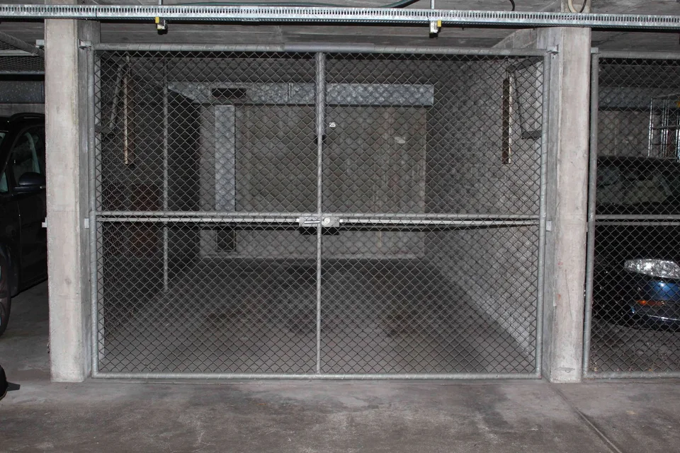 Garagenboxe in Einstellhalle Nähe Aeschenplatz – Foto 3 von 5