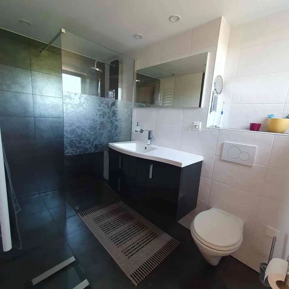 Appartement lumineux de 4.5 pièces + mezzanine avec vue lac