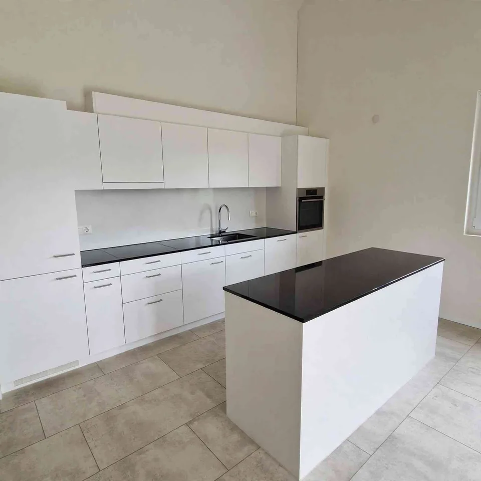 Moderne, offene Singlewohnung mit viel Licht und Wohlfühlcharakter