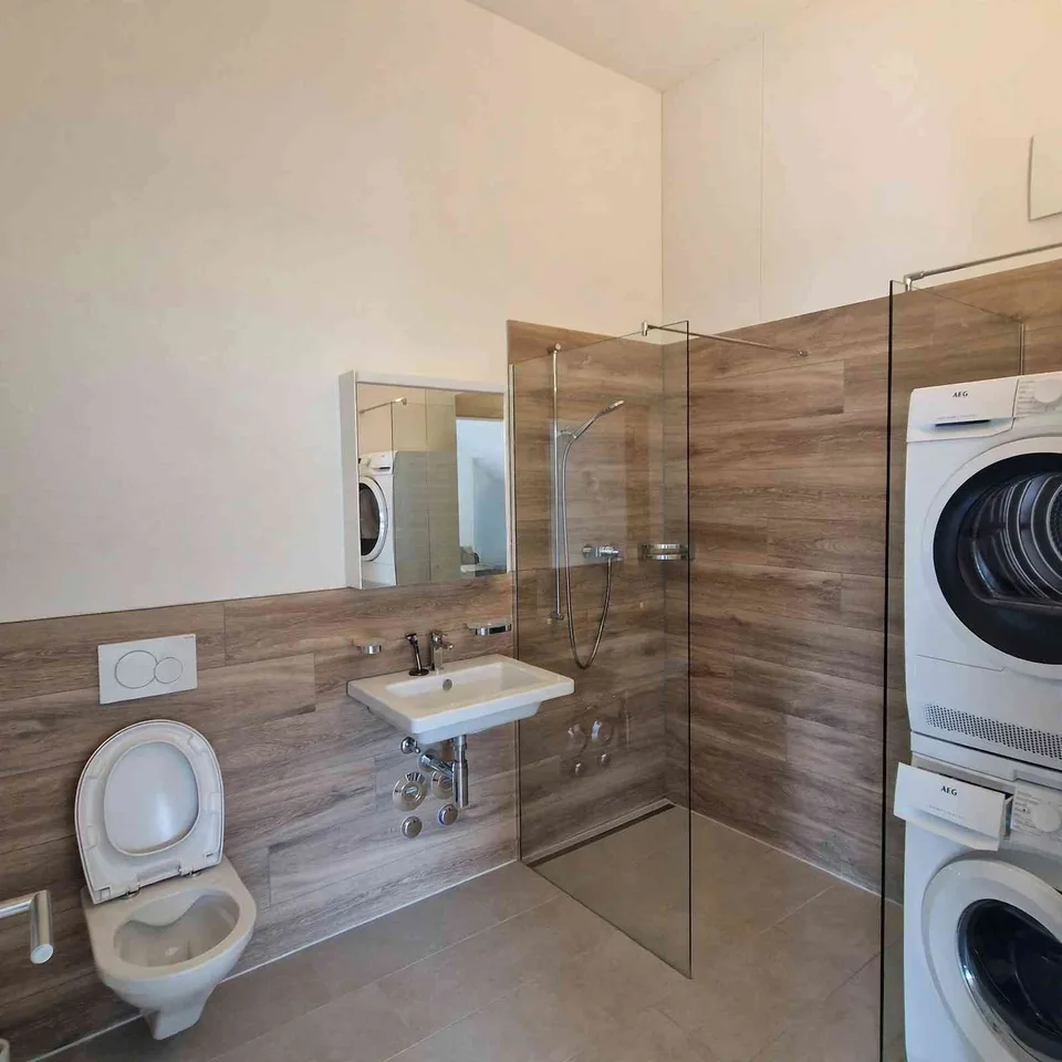 Moderne, offene Singlewohnung mit viel Licht und Wohlfühlcharakter