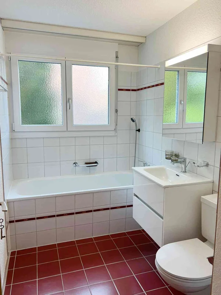 Preiswerte 3.5-Zi. Wohnung an zentraler Lage im Grünen