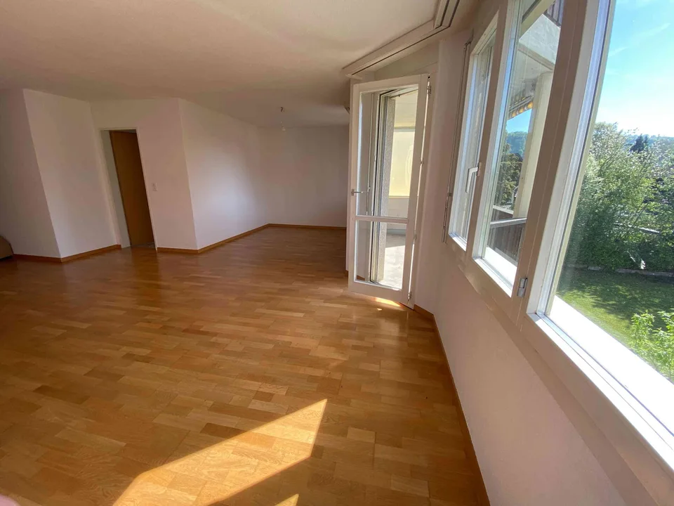 Preiswerte 3.5-Zi. Wohnung an zentraler Lage im Grünen