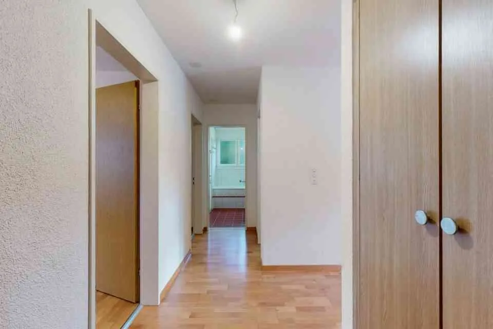 Preiswerte 3.5-Zi. Wohnung an zentraler Lage im Grünen