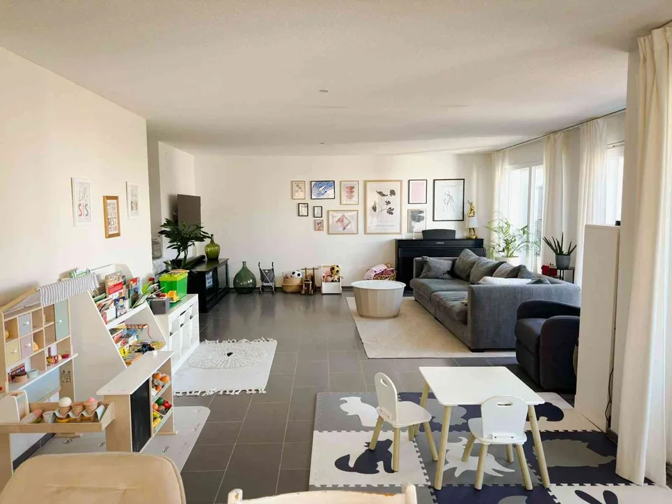Moderne 5.5-Zimmer-Wohnung mit grossem Garten in Oberwil-Lieli
