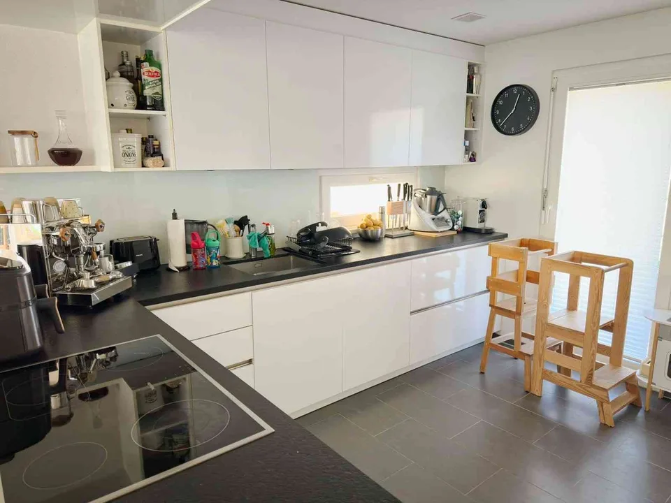 Moderne 5.5-Zimmer-Wohnung mit grossem Garten in Oberwil-Lieli