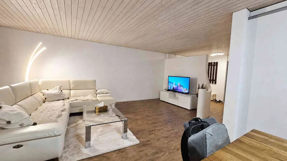 Möblierte 3.5-Zimmer-Wohnung in Dierikon – Wohnen auf Zeit mit Panoram