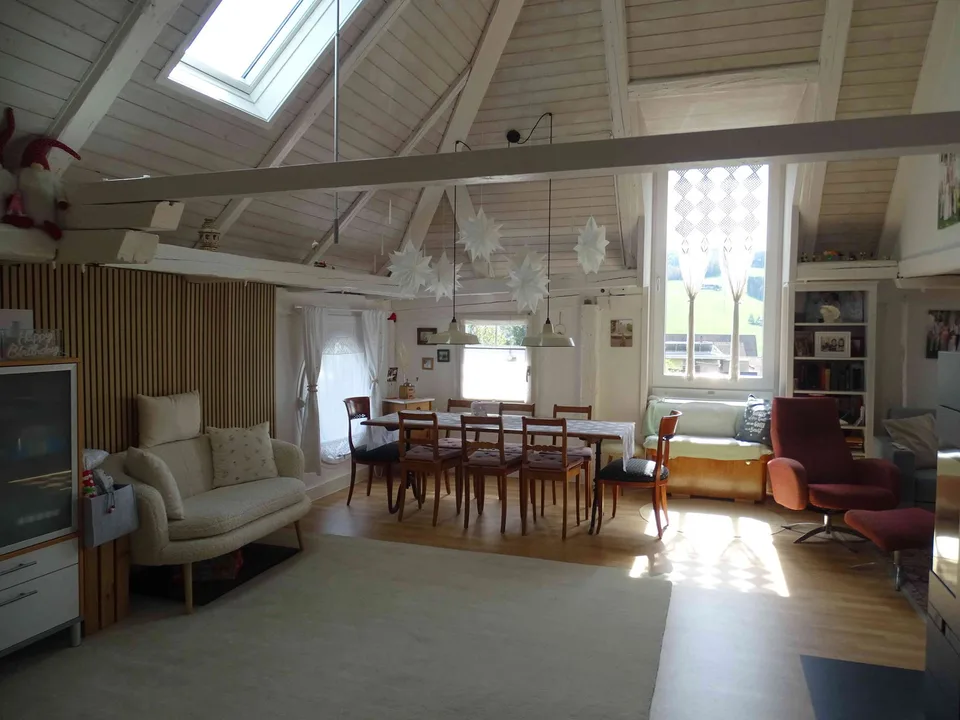 Zentral gelegener 4.5 Zimmer Hausteil am Sonnenhang von Degersheim – foto 6 di 8