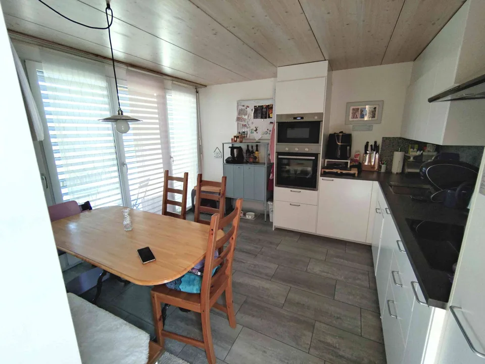 Zentral gelegener 4.5 Zimmer Hausteil am Sonnenhang von Degersheim – foto 3 di 8