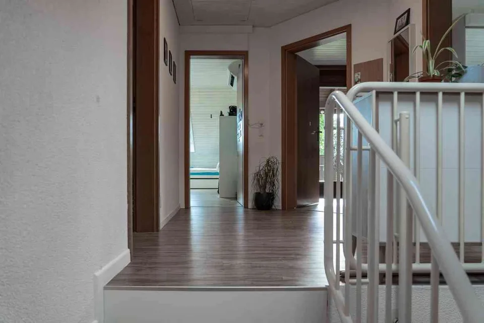 Top-gepflegtes 5.5-Zimmer-Doppeleinfamilienhaus (146.8 m²) – Foto 8 von 13