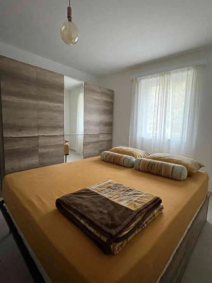 Miete: helles Einfamilienhaus mit 4 Zimmern in Losone