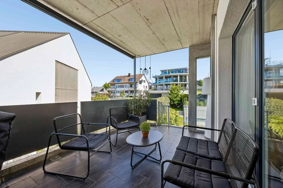 Attraktives, freistehendes EFH mit Pool und Carport