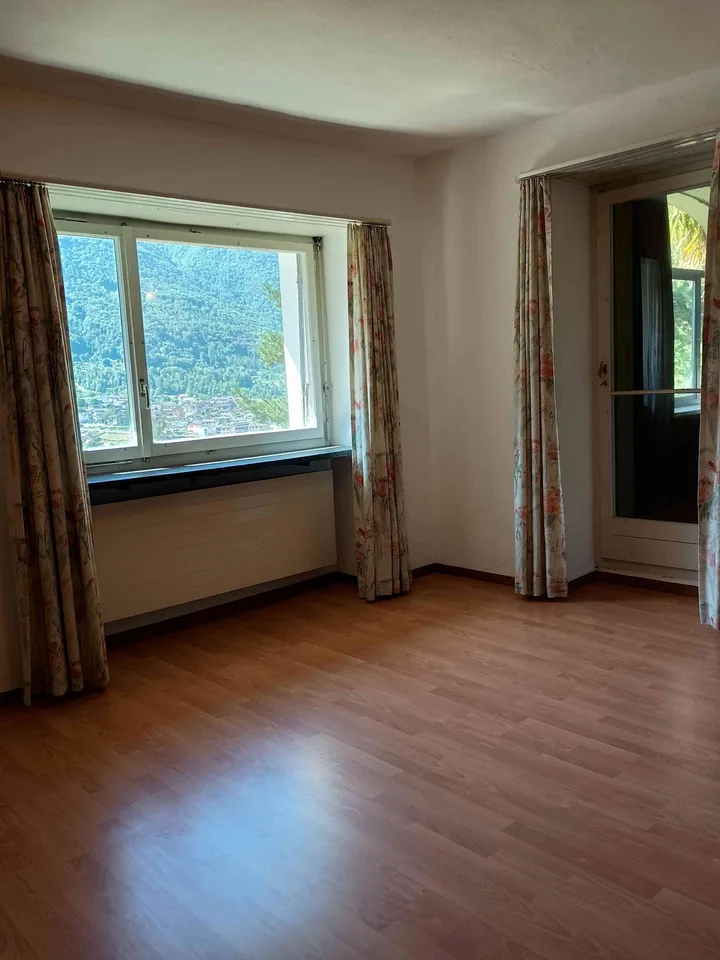 Einfamilienhaus mit Studio in privilegierter, sonniger Hanglage – photo 10 of 13