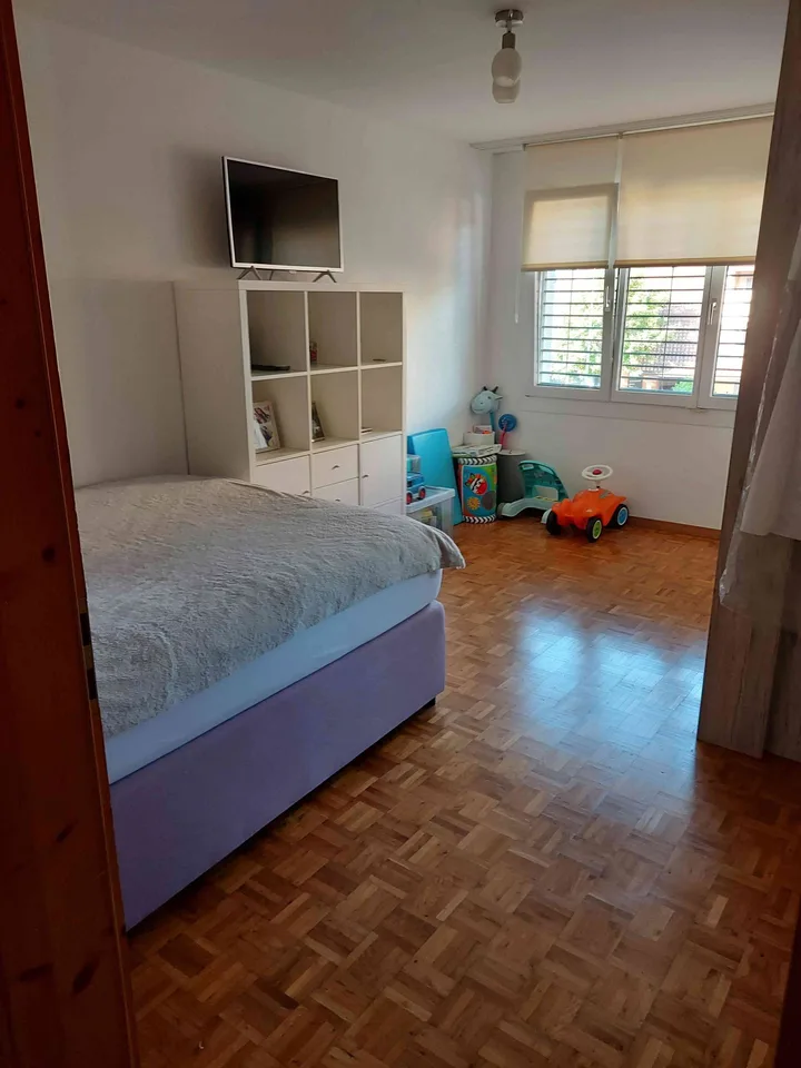 5.5 Zimmer , 150 m² , 2. Obergeschoss