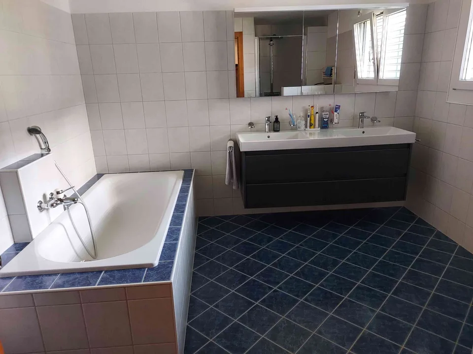 5.5 Zimmer , 150 m² , 2. Obergeschoss