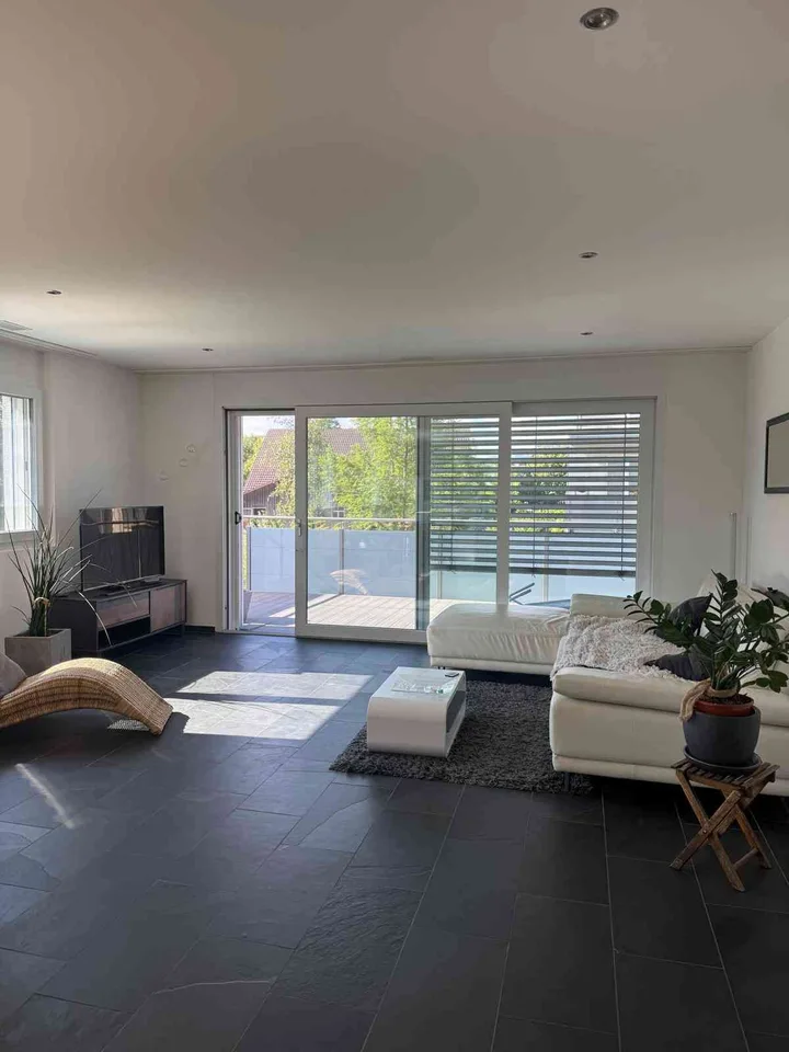 Schöne, lichtdurchflutete Wohnung in Seenähe – photo 4 sur 9