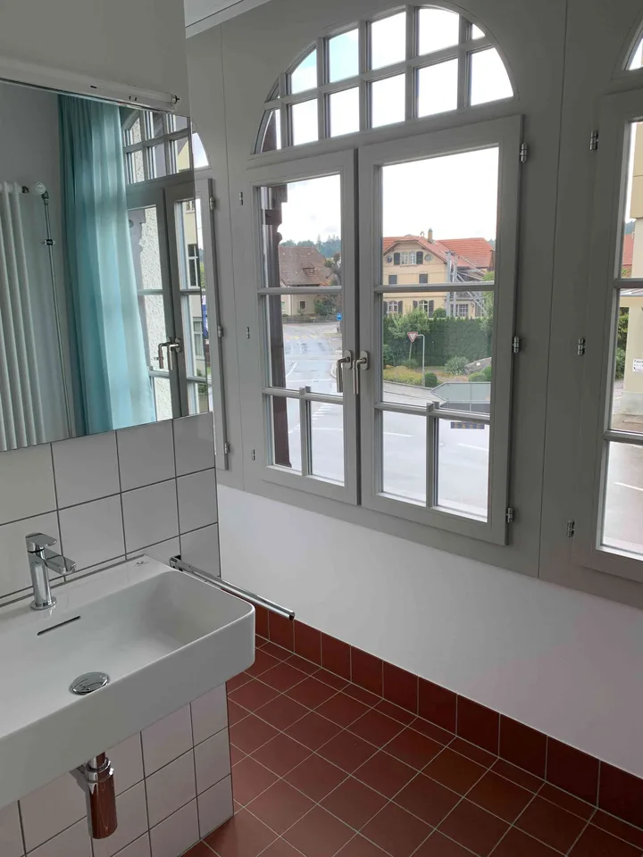 aussergewöhnliche Wohnung in denkmalgeschütztem Zweifamilienhaus