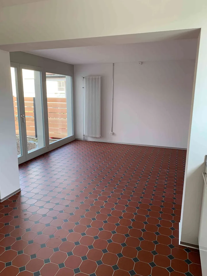 aussergewöhnliche Wohnung in denkmalgeschütztem Zweifamilienhaus