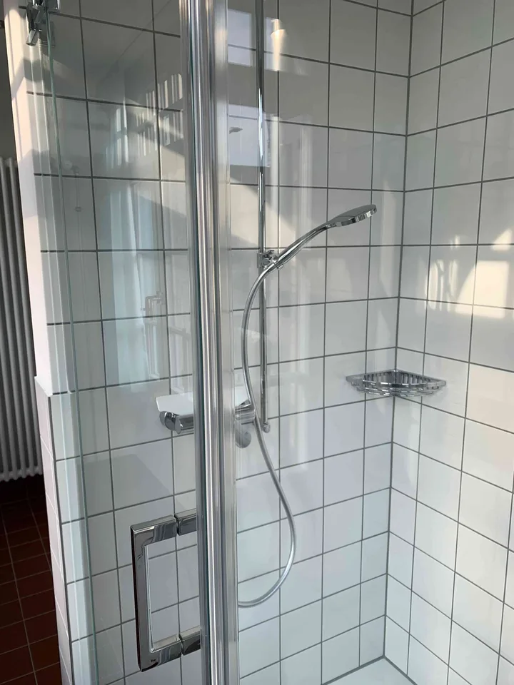 aussergewöhnliche Wohnung in denkmalgeschütztem Zweifamilienhaus