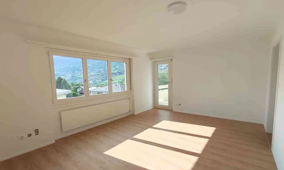 Helle 4.5-Zimmer-Wohnung mit Bergblick in Susten