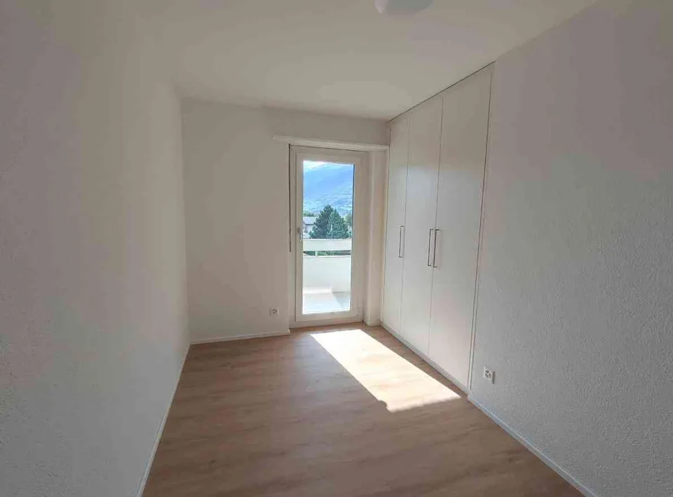 Helle 4.5-Zimmer-Wohnung mit Bergblick in Susten