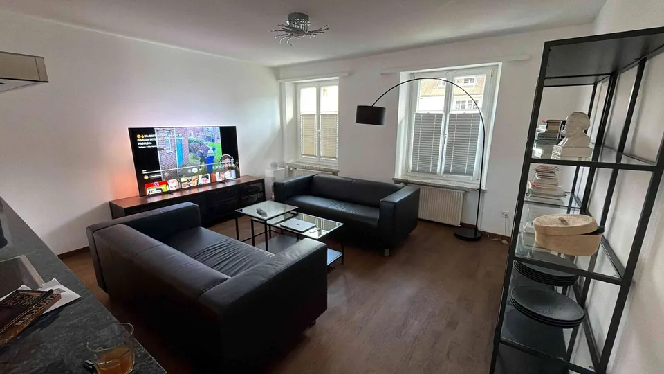 Charmante 3.5 Zimmer Wohnung mit Rheinblick