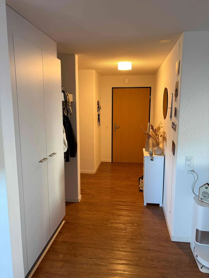 schöne 4.5 Zimmer Wohnung