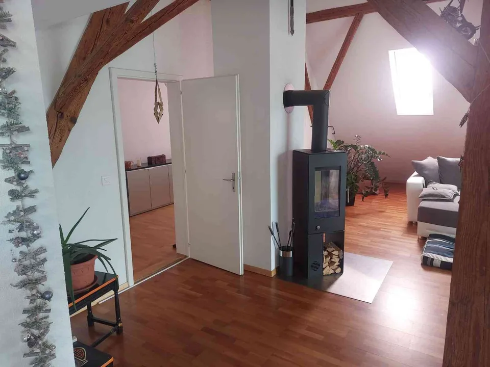 5,5 Zimmer Dachwohnung an sonniger ruhiger Lage