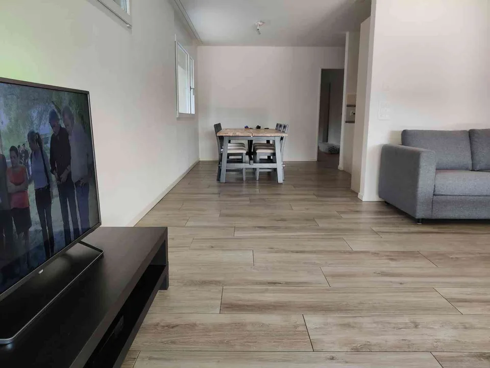Moderne und Charmante 4.5-Zimmer-Etagenwohnung mit Balkon in Toplage