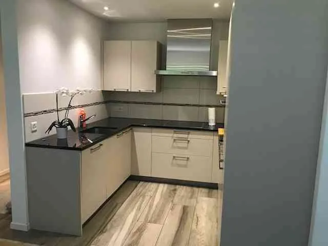 Moderne und Charmante 4.5-Zimmer-Etagenwohnung mit Balkon in Toplage