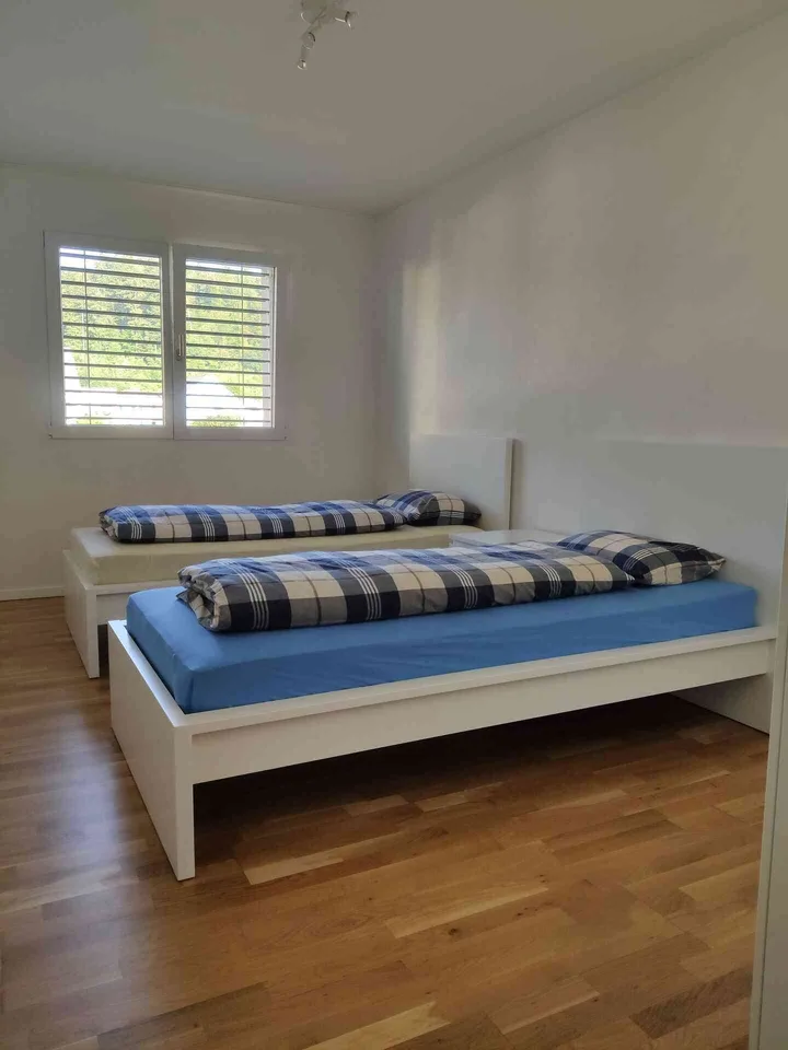 Moderne und Charmante 4.5-Zimmer-Etagenwohnung mit Balkon in Toplage