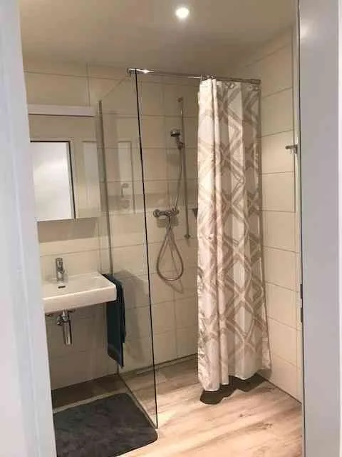 Moderne und Charmante 4.5-Zimmer-Etagenwohnung mit Balkon in Toplage