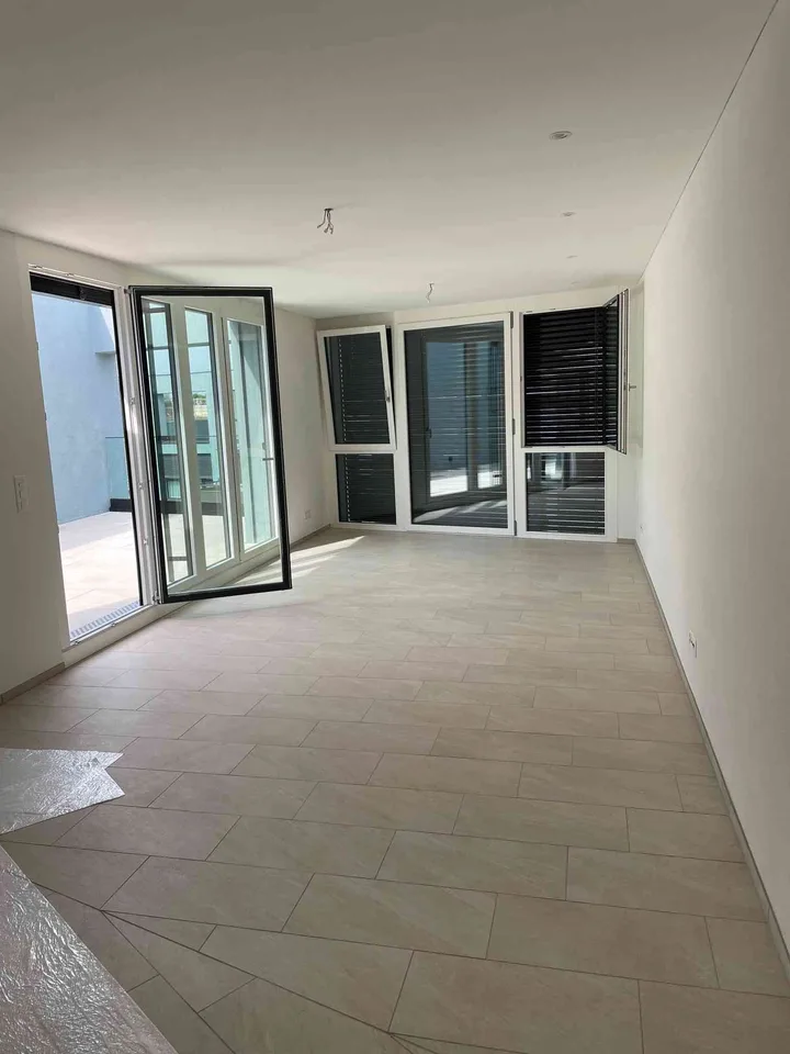 Schöne 2.5-Zimmer-Attikawohnung in Nidau–Modern, hell und mit Aussicht