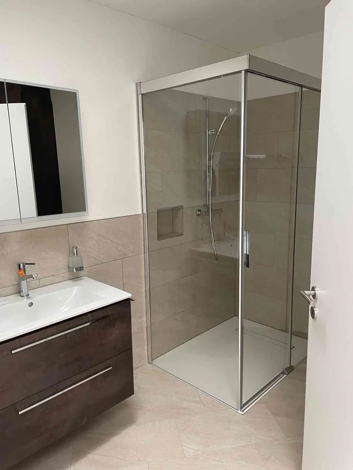 Schöne 2.5-Zimmer-Attikawohnung in Nidau–Modern, hell und mit Aussicht
