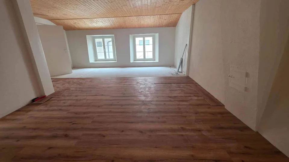 Grosszügige 3-Zimmer-Wohnung mit 110 m² – Dürnten (ZH)