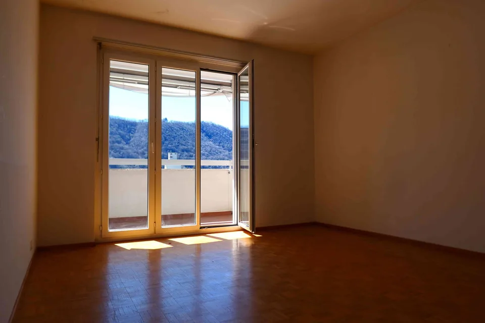 Appartamento luminoso, tranquill 68 m2, balcone con vista aperta a sud