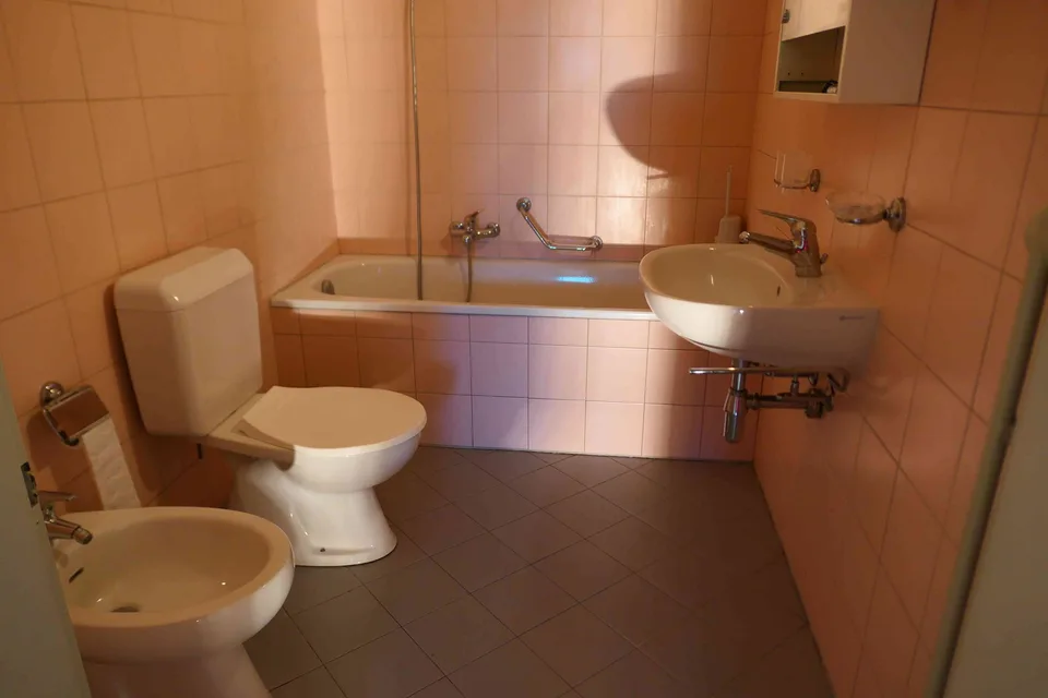 Appartamento luminoso, tranquill 68 m2, balcone con vista aperta a sud