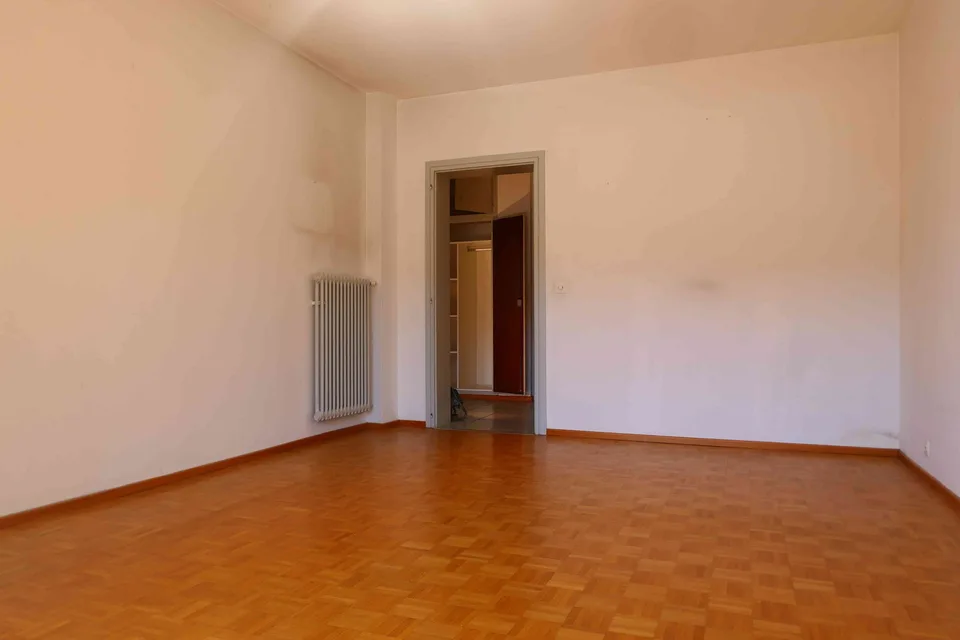 Appartamento luminoso, tranquill 68 m2, balcone con vista aperta a sud