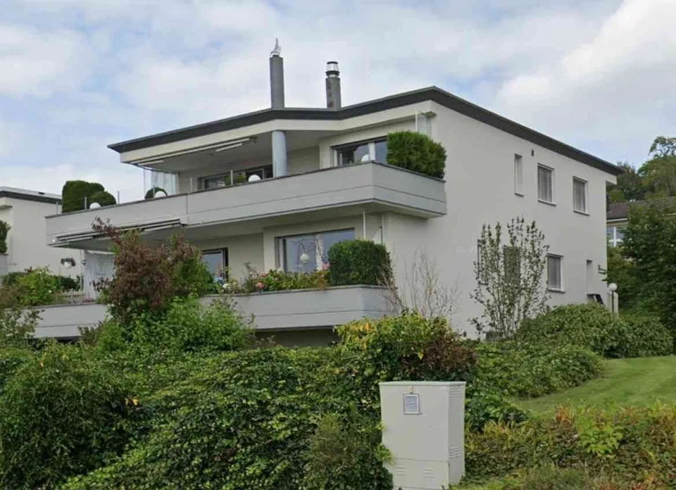 4 1/2-Z-Whg im 1.OG mit Doppelgarage in Meggen befristete Vermietung