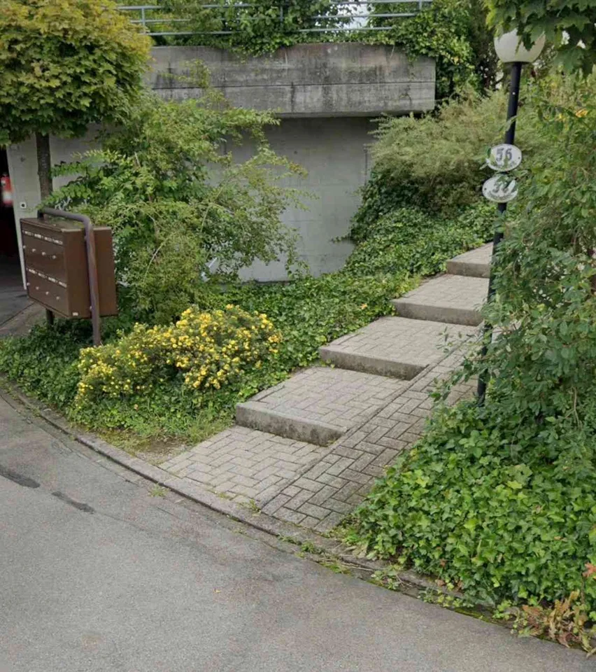 4 1/2-Z-Whg im 1.OG mit Doppelgarage in Meggen befristete Vermietung