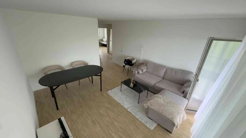 Moderne 3,5-Zimmer-Wohnung mit grossem Südbalkon