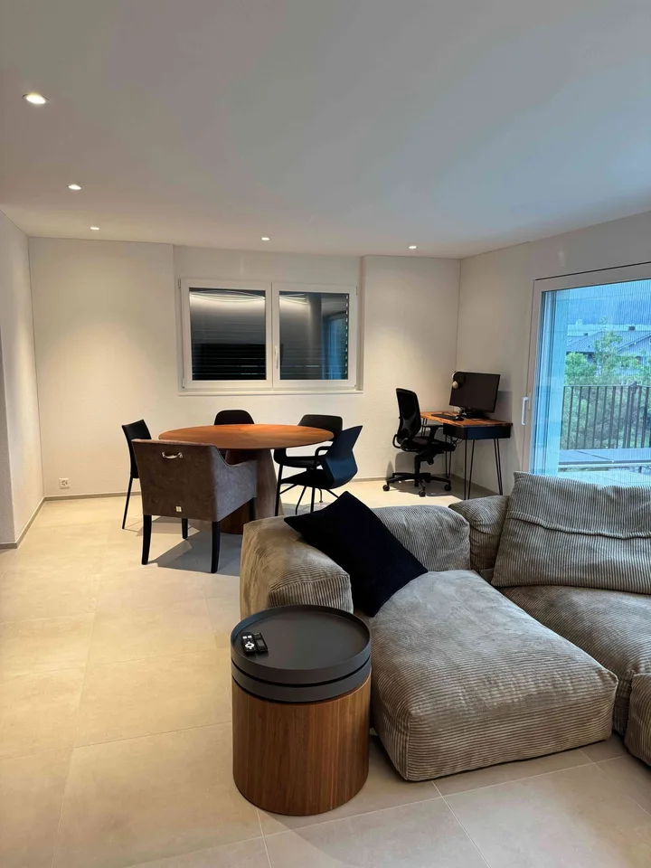Moderne 2.5-Zimmer-Wohnung mit traumhafter Aussicht in Oberurnen