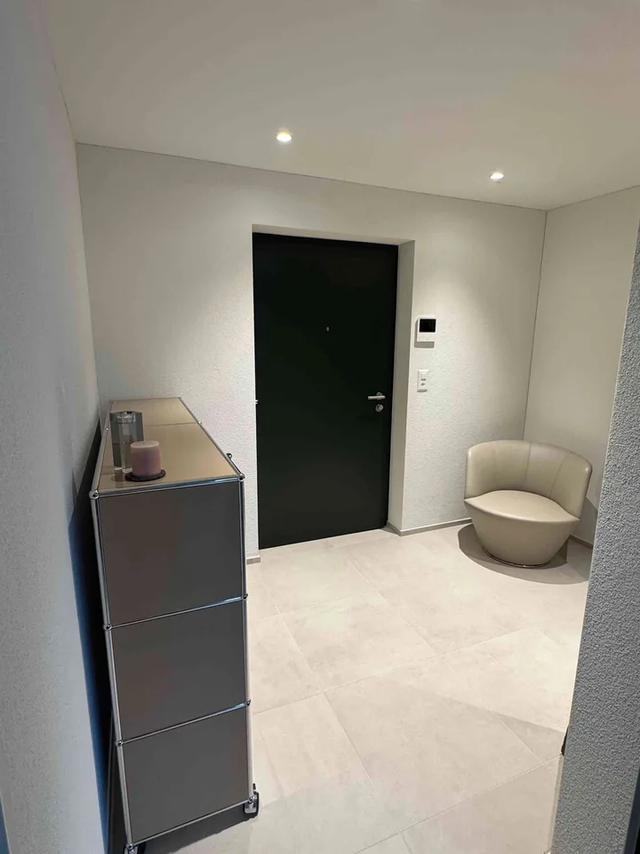 Moderne 2.5-Zimmer-Wohnung mit traumhafter Aussicht in Oberurnen