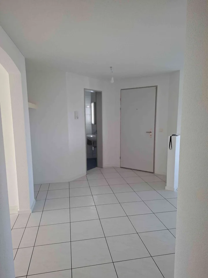 Helle 4.5 Zimmer Wohnung im steuergünstigen Eschenbach