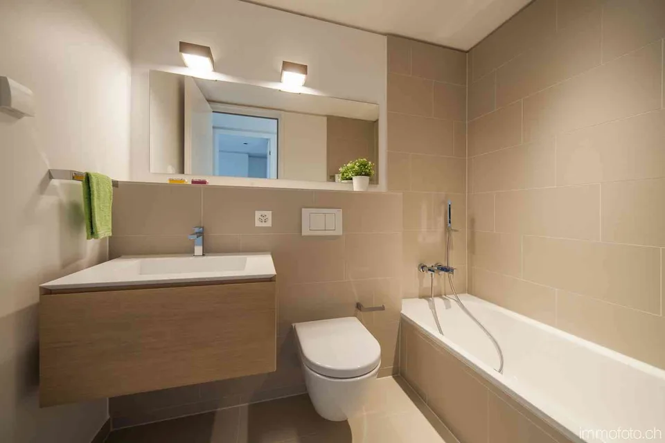 Exklusive 3.5 Zimmerwohnung mit beeindruckender Weitsicht – Foto 6 von 12